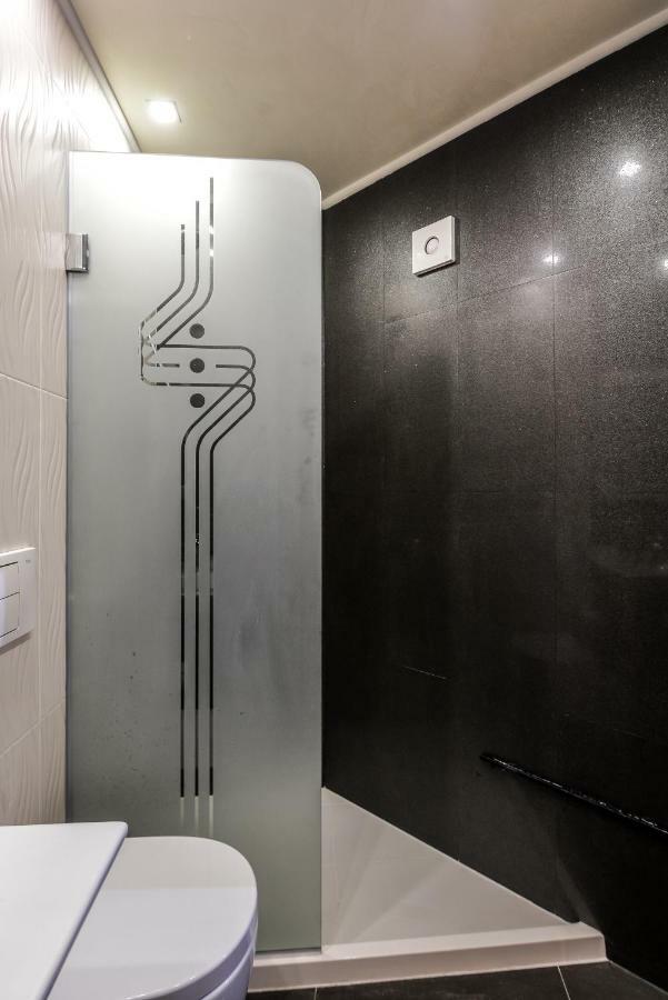 Champs-Elysees Sofia 2-Bdr, 2-Bthr Tsar Simeon Suite By Flat Mаnager ภายนอก รูปภาพ